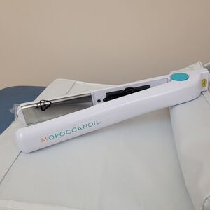 Moroccanoil  1-inch flatiron straightner